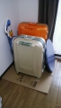 冷蔵庫（12年製）、洗濯機（12年製、7kg）、レンジ台、スーツケース2個、折り畳み椅子、本棚m