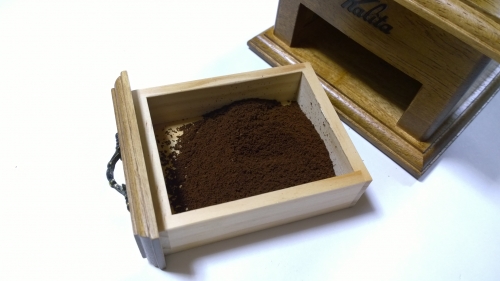 カリタの手挽きコーヒーミルと コーヒー豆２種類のセット