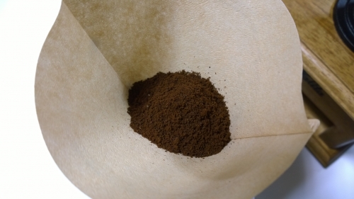 カリタの手挽きコーヒーミルと コーヒー豆２種類のセット