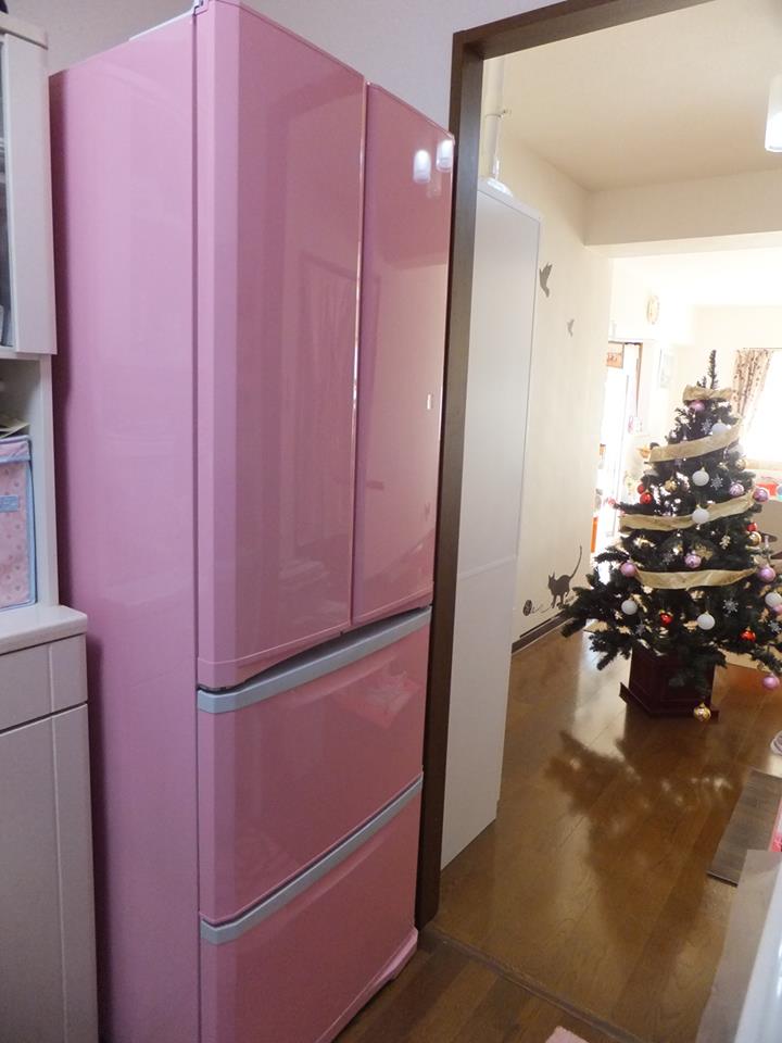カラー冷蔵庫でハッピーキッチン ピンク色の冷蔵庫は私を美しくしてくれる